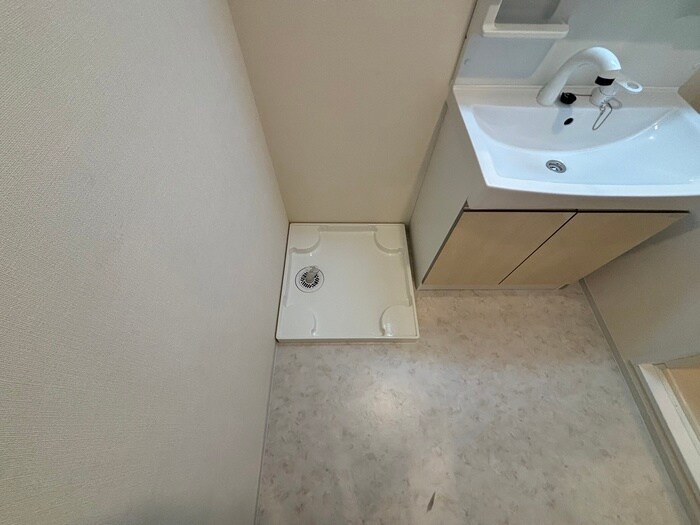 物件内観写真13　(洗濯機置場)