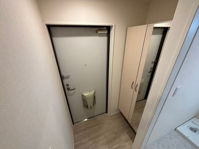 物件内観写真16　(玄関)