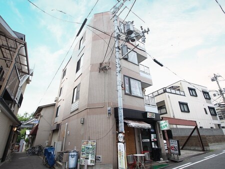 エヌエムキャトルズ外観写真