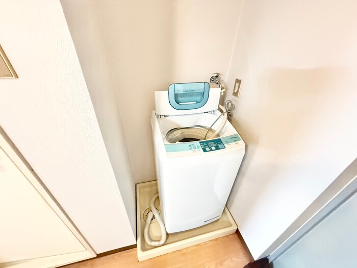 物件内観写真15　(洗濯機置場)