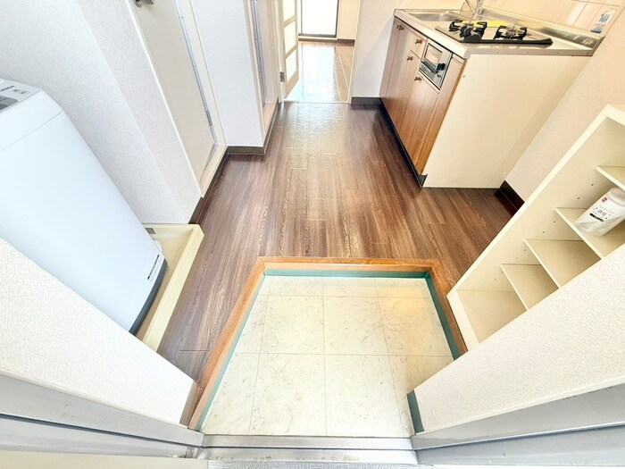 物件内観写真17　(玄関)