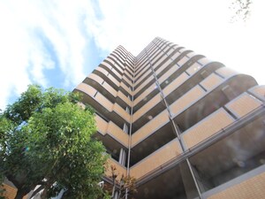 朝日ﾌﾟﾗｻﾞｼﾃｨｻｻﾞﾝｺｰｽﾄB棟(609)外観写真