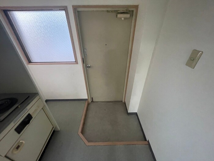 物件内観写真18　(玄関)