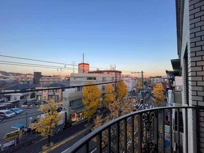 物件内観写真21　(室内からの展望)