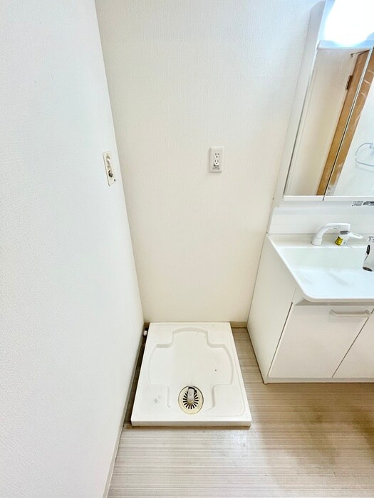 物件内観写真13　(洗濯機置場)