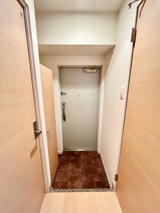 物件内観写真16　(玄関)