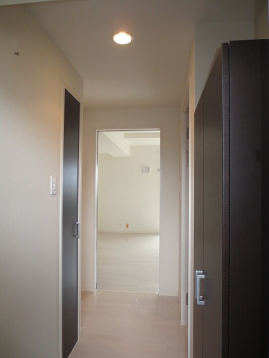 物件内観写真16　(廊下)
