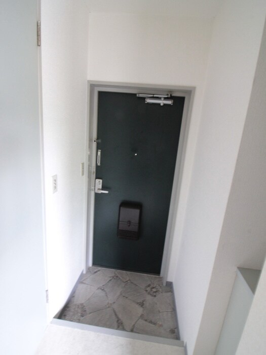 物件内観写真7　(玄関)