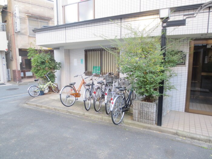 物件外観写真5　(駐輪場)