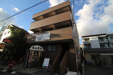 メゾンド八重外観写真