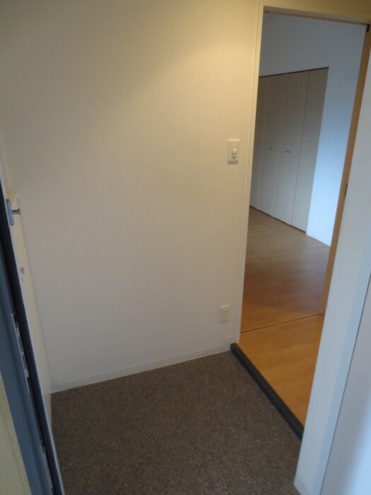 物件内観写真15　(玄関)