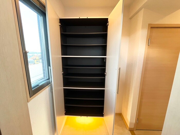 物件内観写真18　(靴箱)