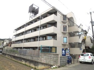 ﾌﾟﾗﾝﾄﾞｰﾙ勧修寺外観写真
