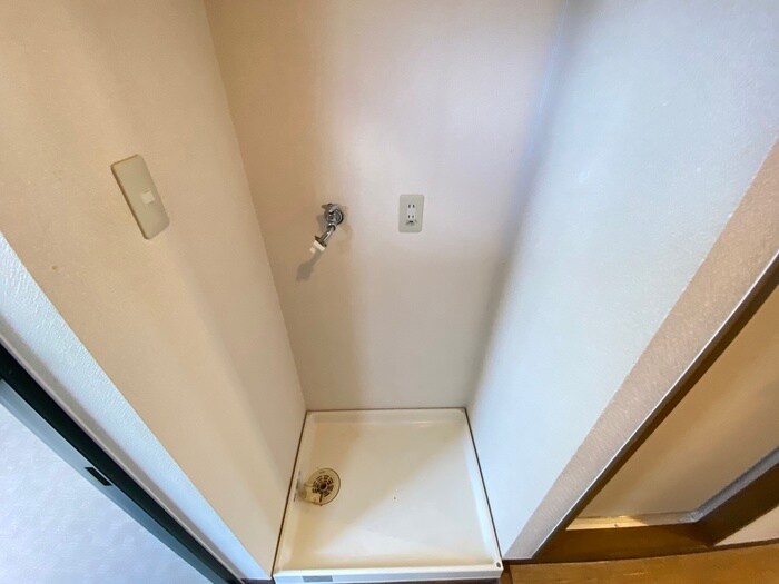 物件内観写真14　(洗濯機置場)