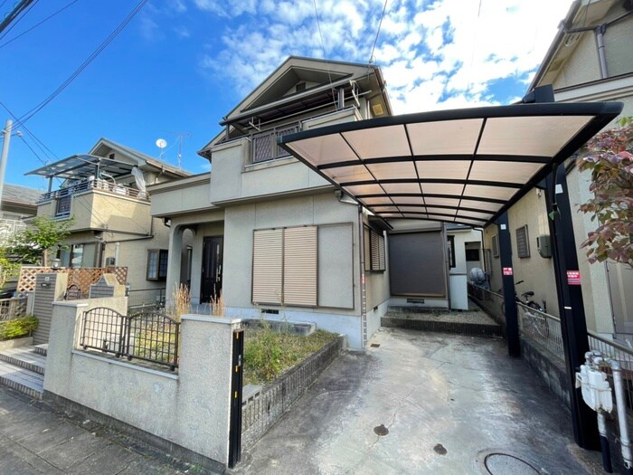 物件外観写真2　(駐車場)