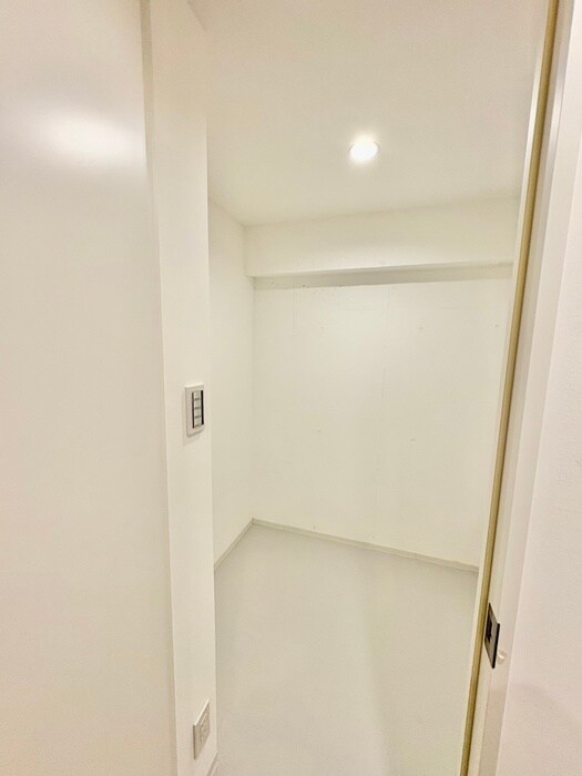 物件内観写真6　(収納)