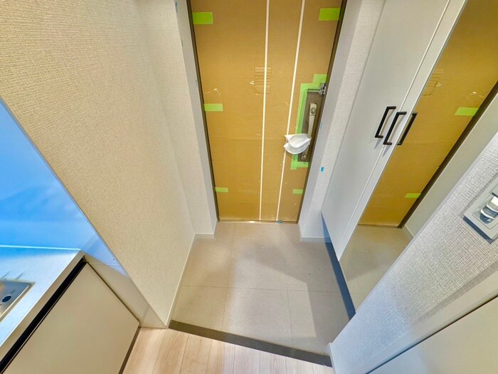 物件内観写真13　(玄関)