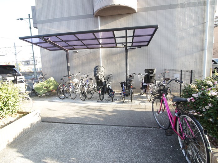 物件外観写真3　(駐輪場)