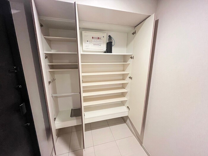 物件内観写真14　(靴箱)