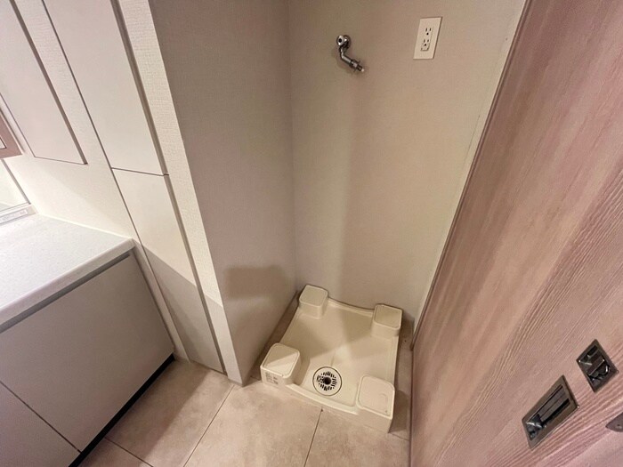 物件内観写真15　(洗濯機置場)