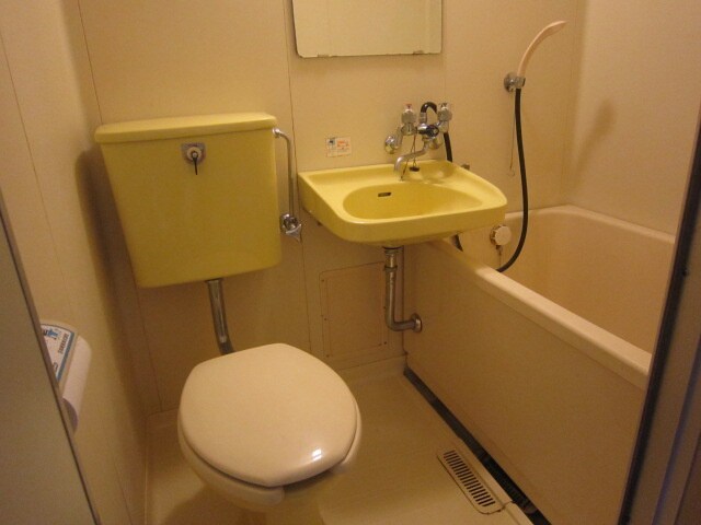 物件内観写真8　(トイレ)