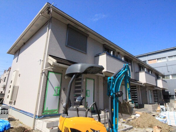 建築中