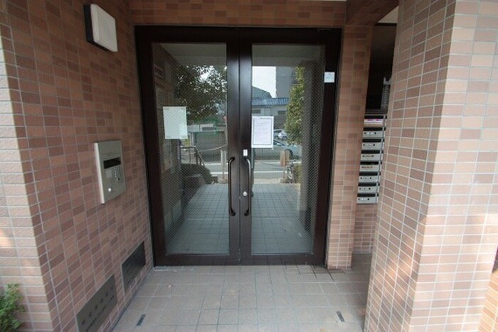 物件外観写真5　(エントランス部分)