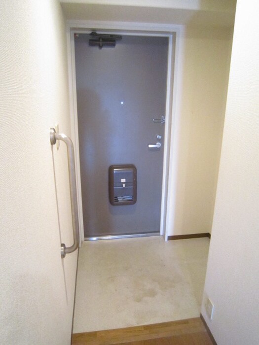 物件内観写真15　(玄関)