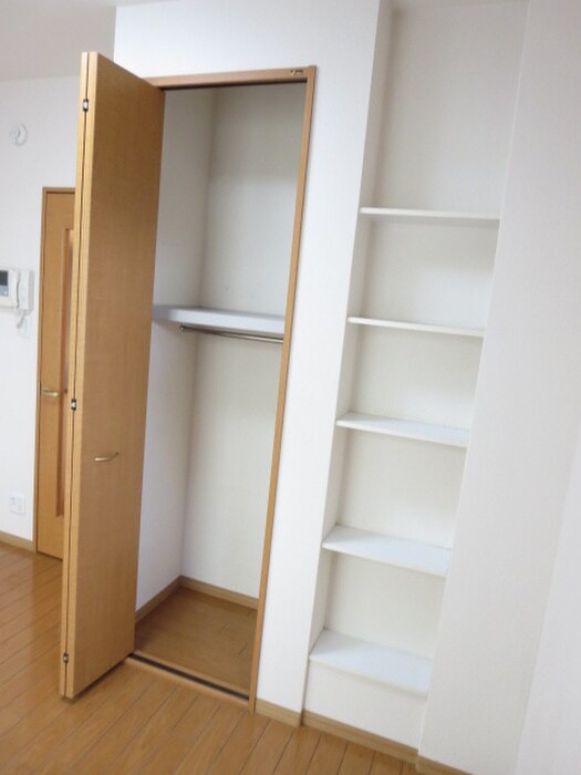 物件内観写真7　(収納)