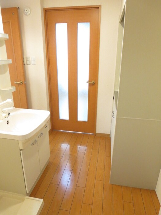 物件内観写真11　(玄関)