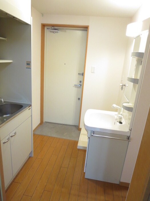 物件内観写真12　(廊下)