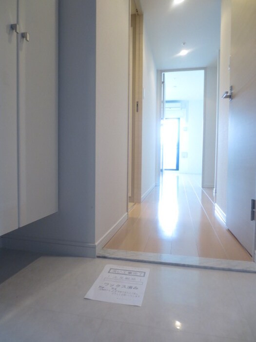 物件内観写真16　(玄関)