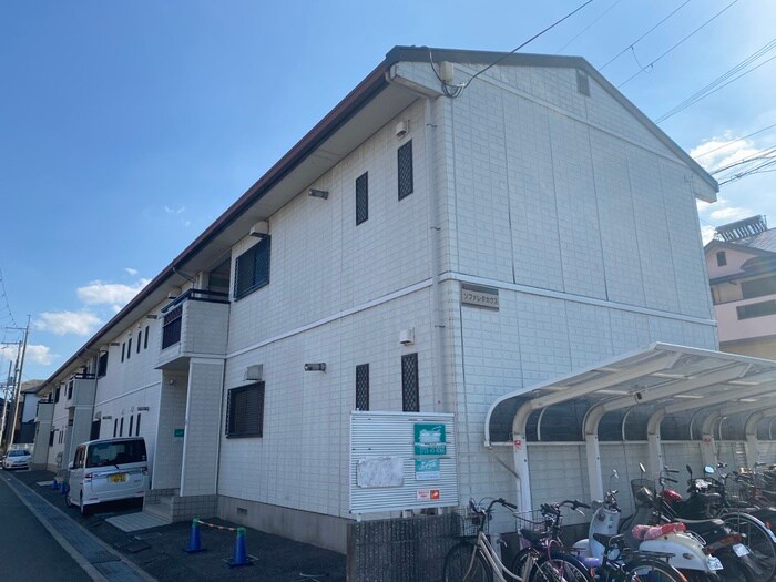 物件外観写真1　(駐車場)