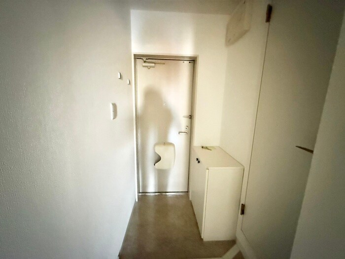 物件内観写真18　(玄関)