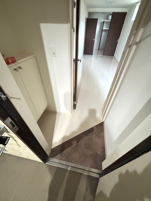 物件内観写真13　(玄関)