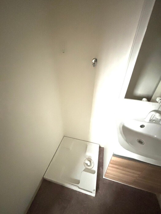 物件内観写真17　(洗濯機置場)