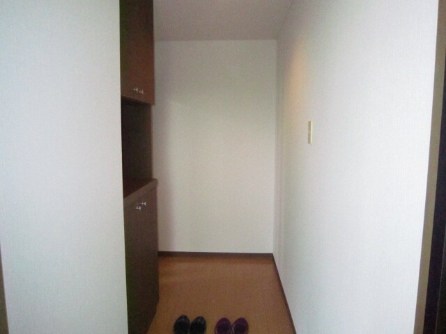 物件内観写真16　(玄関)