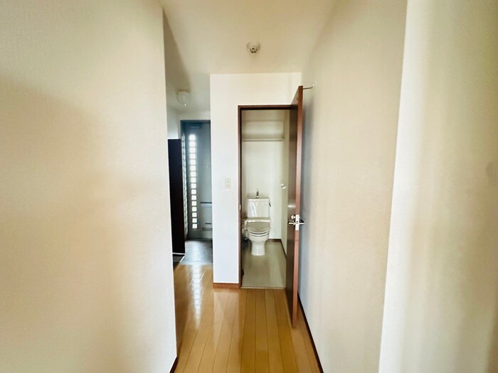 物件内観写真19　(廊下)