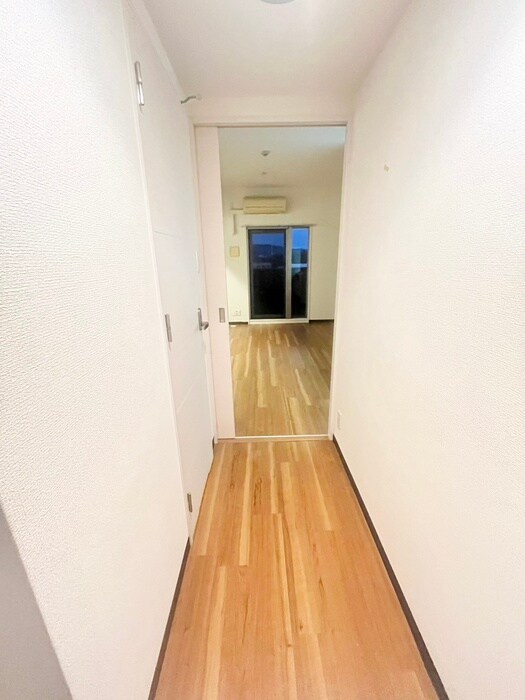 物件内観写真20　(廊下)