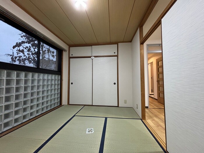 物件内観写真10　(居室)