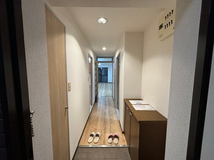物件内観写真17　(玄関)