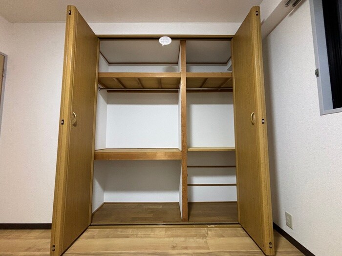 物件内観写真18　(収納)