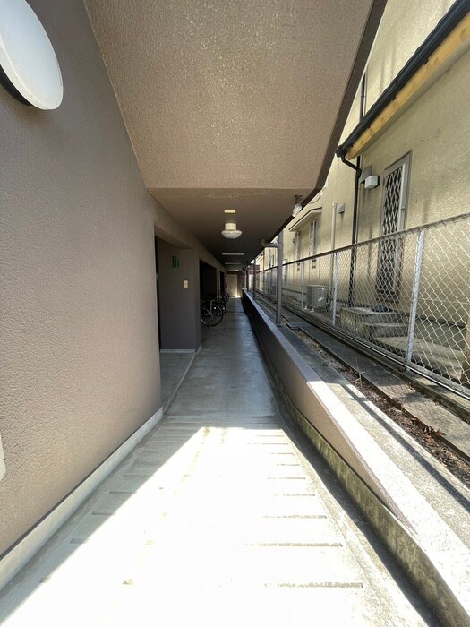 物件外観写真6　(エントランス部分)