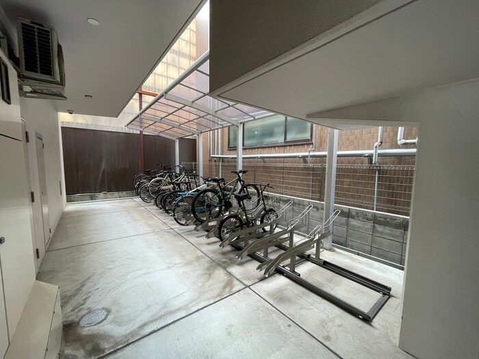 物件外観写真5　(駐輪場)