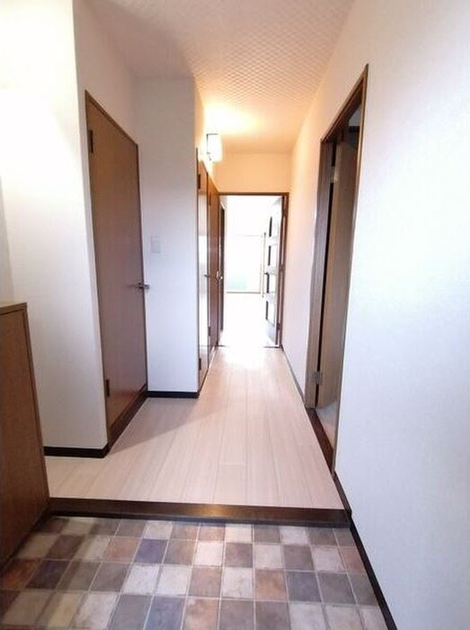 物件内観写真7　(玄関)