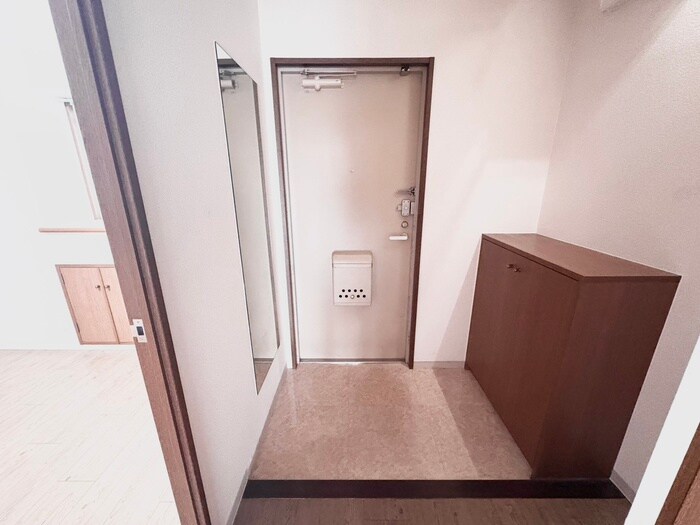 物件内観写真21　(玄関)