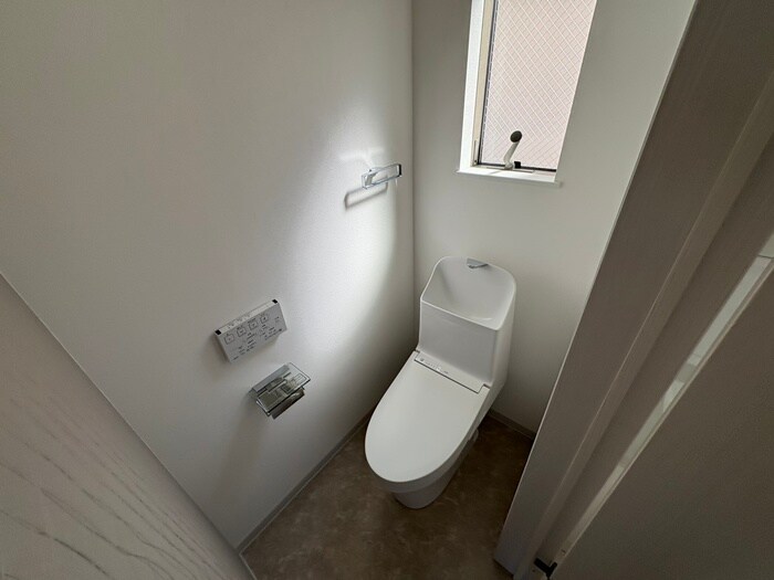 物件内観写真11　(トイレ)