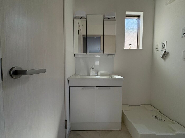 物件内観写真12　(洗面)