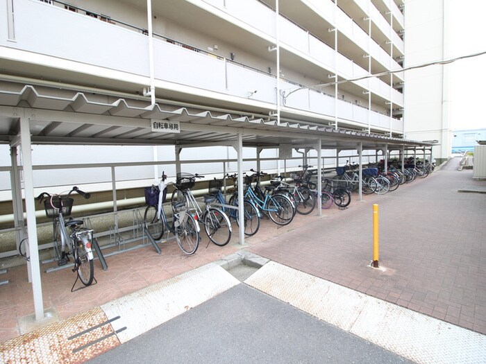 物件外観写真5　(駐輪場)