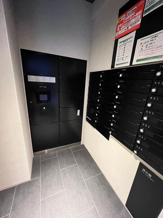 物件外観写真2　(エントランス部分)